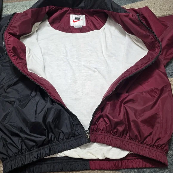 Nike Men’s Windbreaker Jacket Burgundy & Black Half-Zip Logo Size Large Vintage